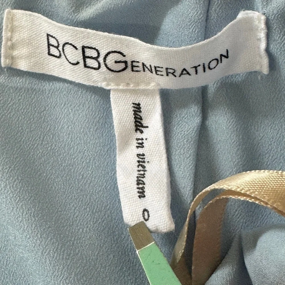 BCBGeneration ruffle sleeve